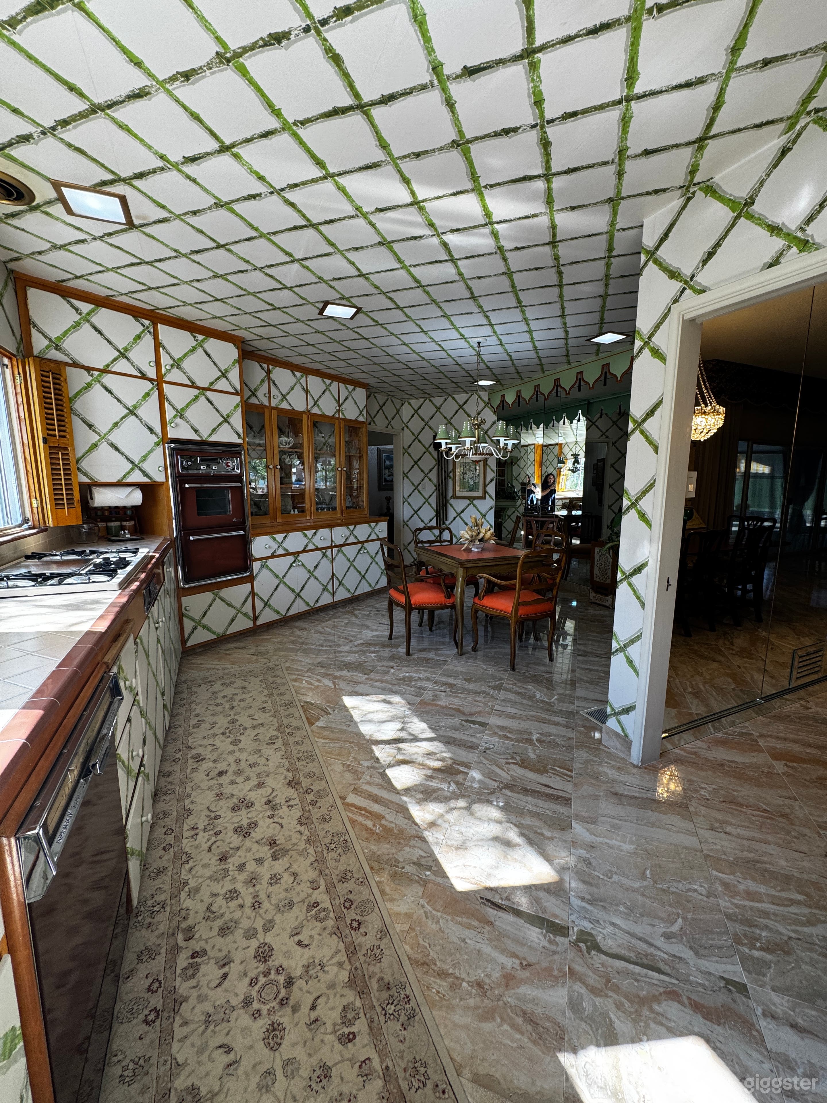 Historic Vegas Mansion, Estate & Grounds Photo 4