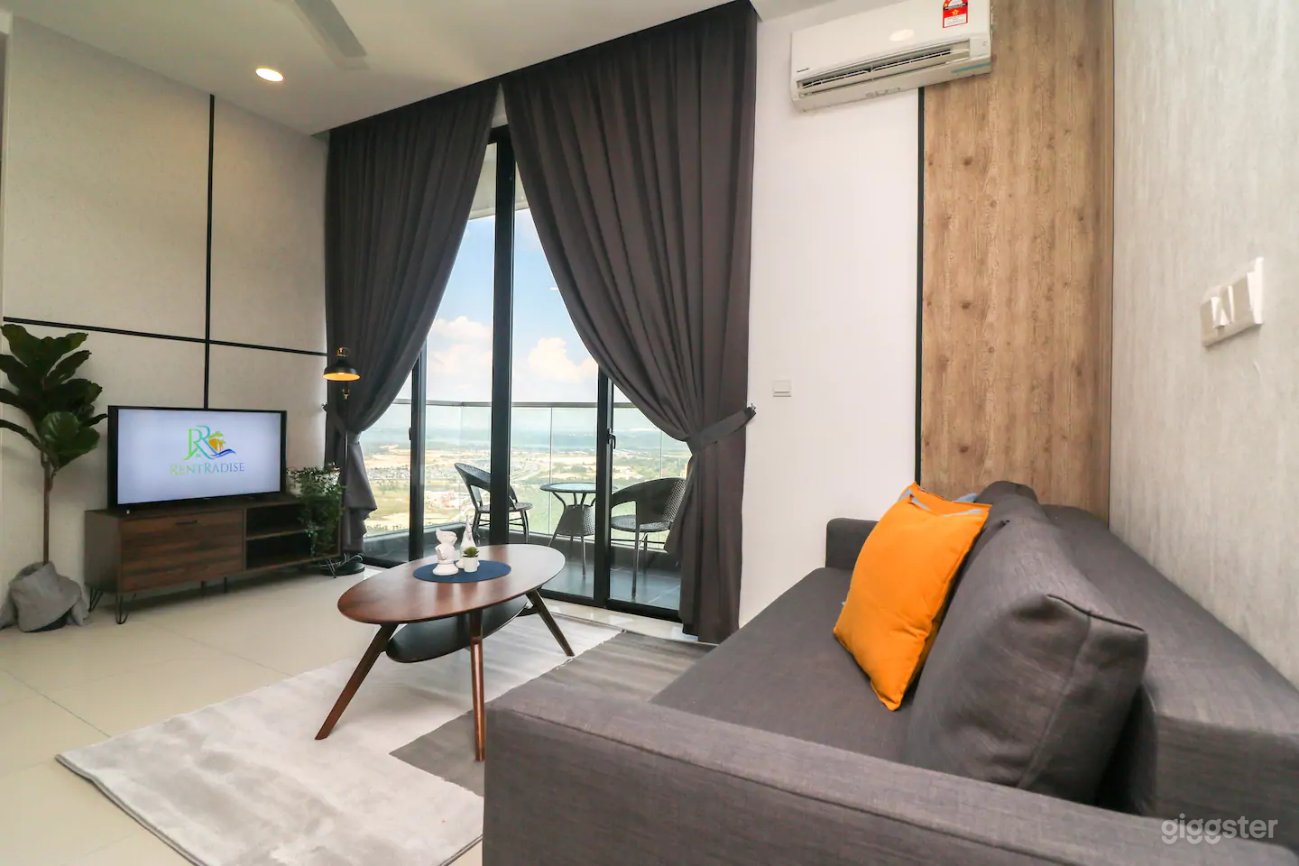 Leona Suite Photo 2