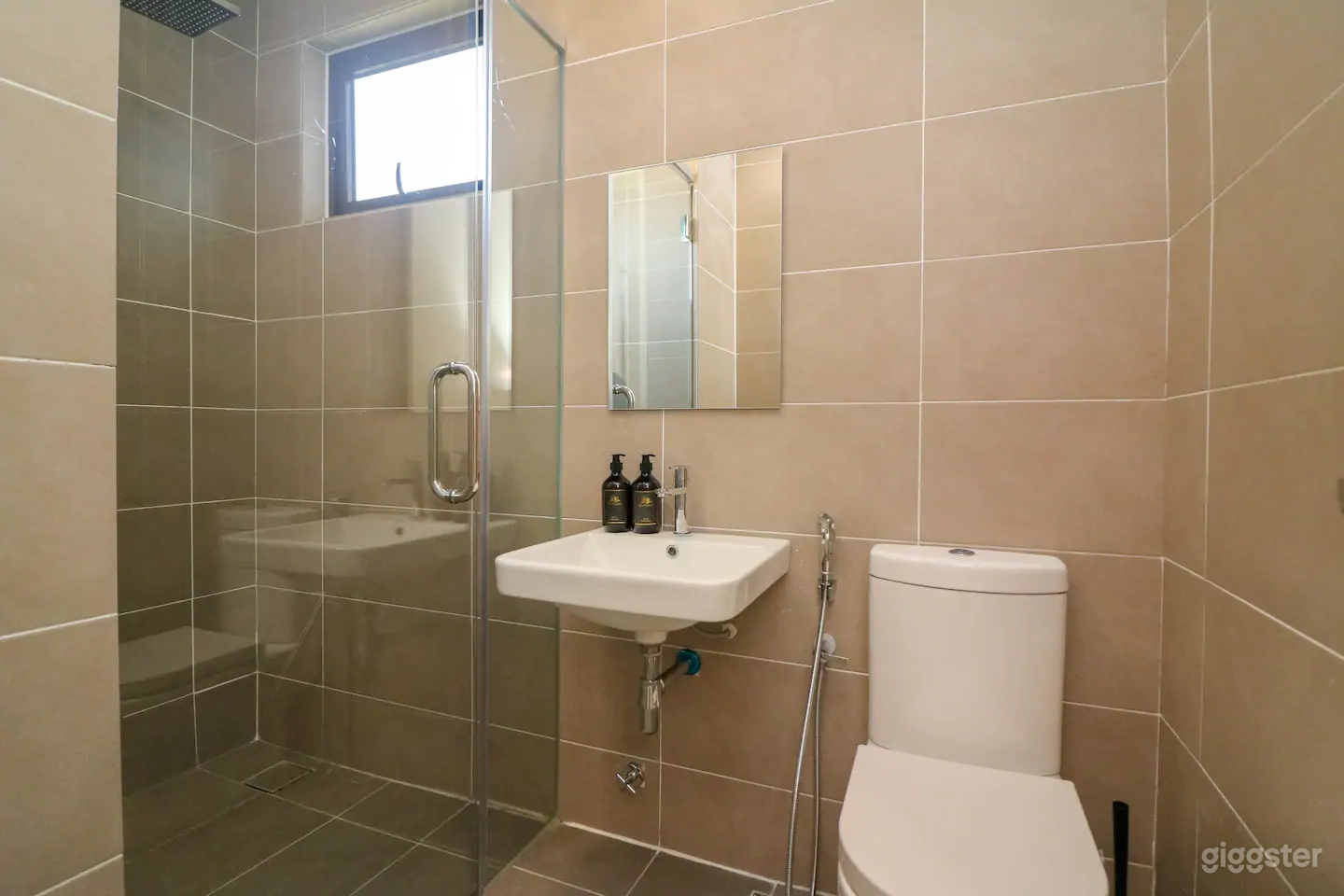 Leona Suite Photo 3