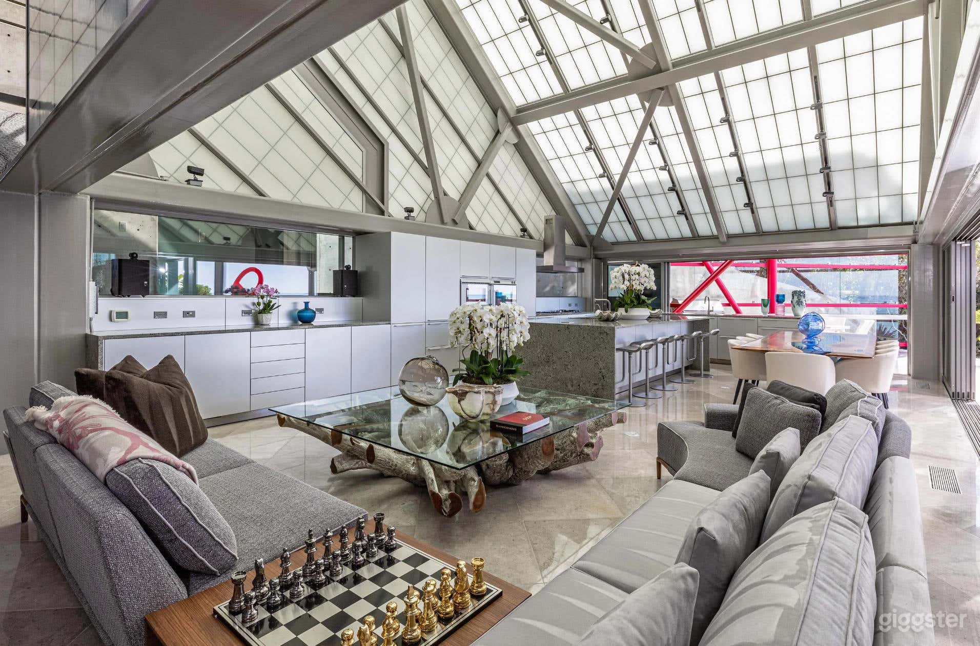 Iconic Malibu Oceanfront Estate Photo 3