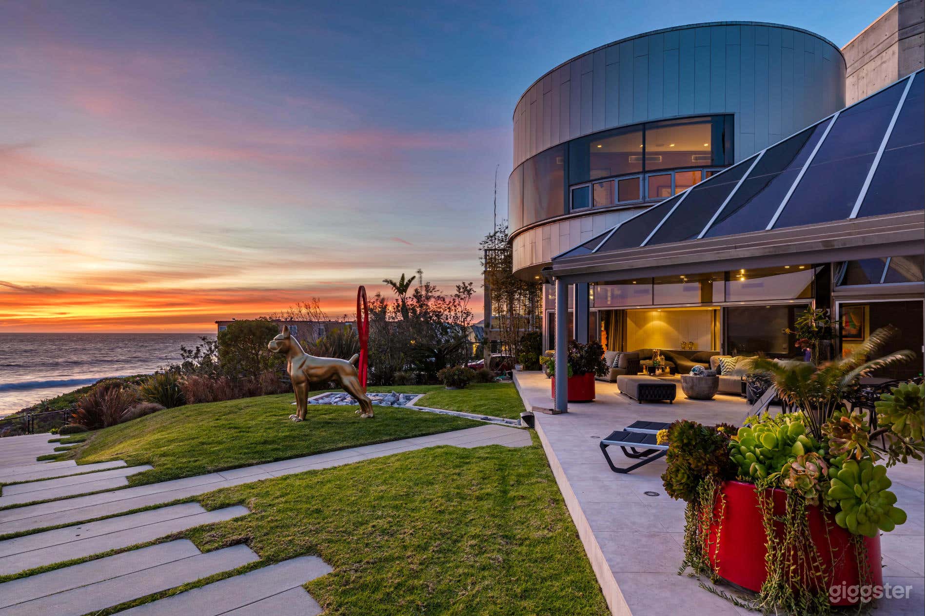 Iconic Malibu Oceanfront Estate Photo 1