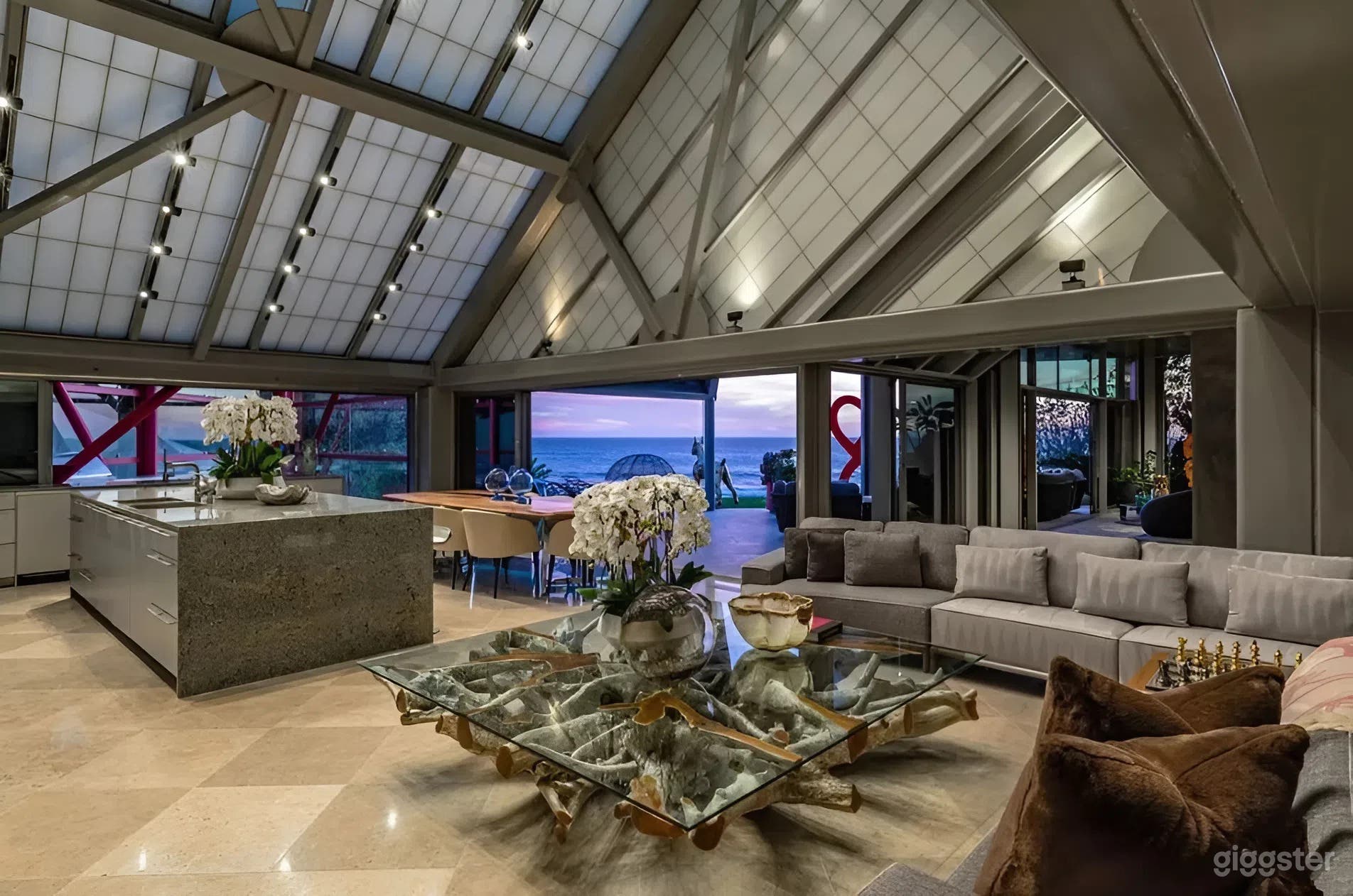 Iconic Malibu Oceanfront Estate Photo 4