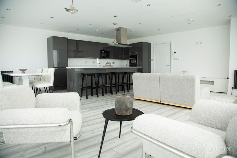  Penthouse with Canary Wharf views 