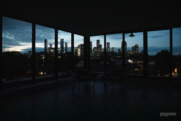  Penthouse with Canary Wharf views 