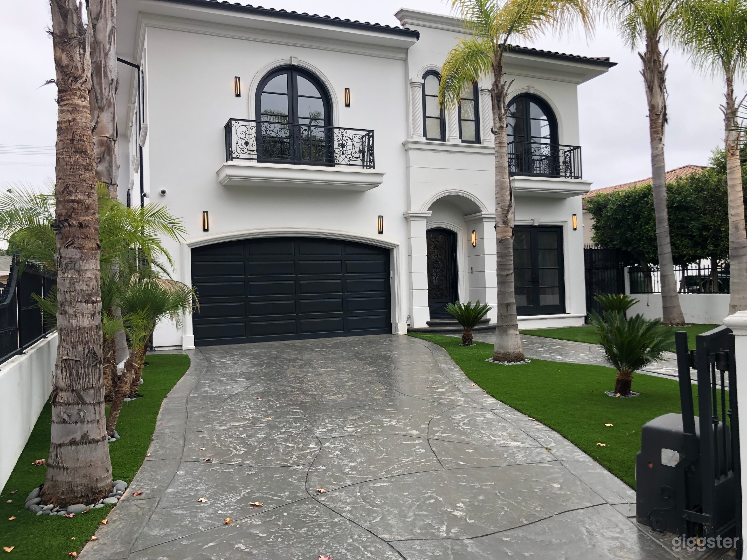 Brentwood Luxury Villa Photo 4