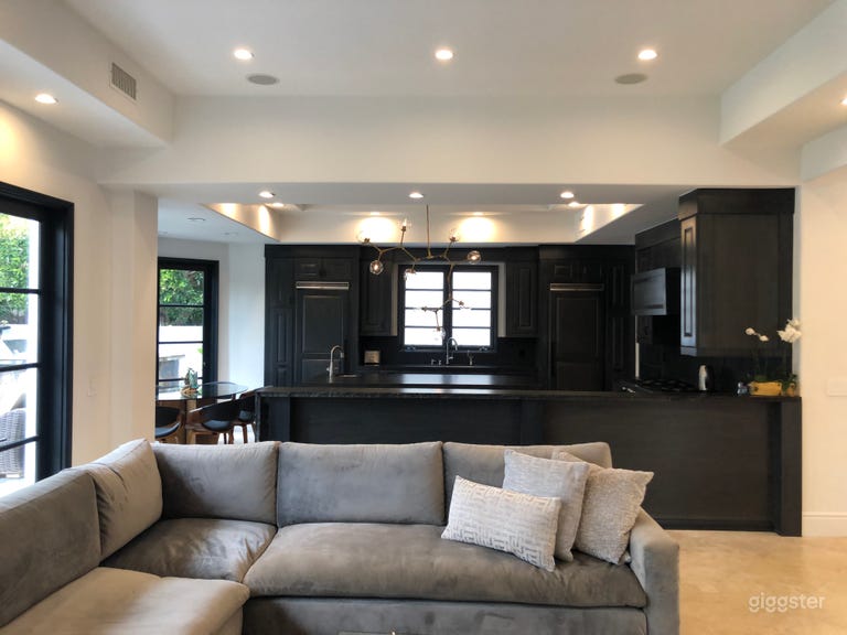  Brentwood Luxury Villa 