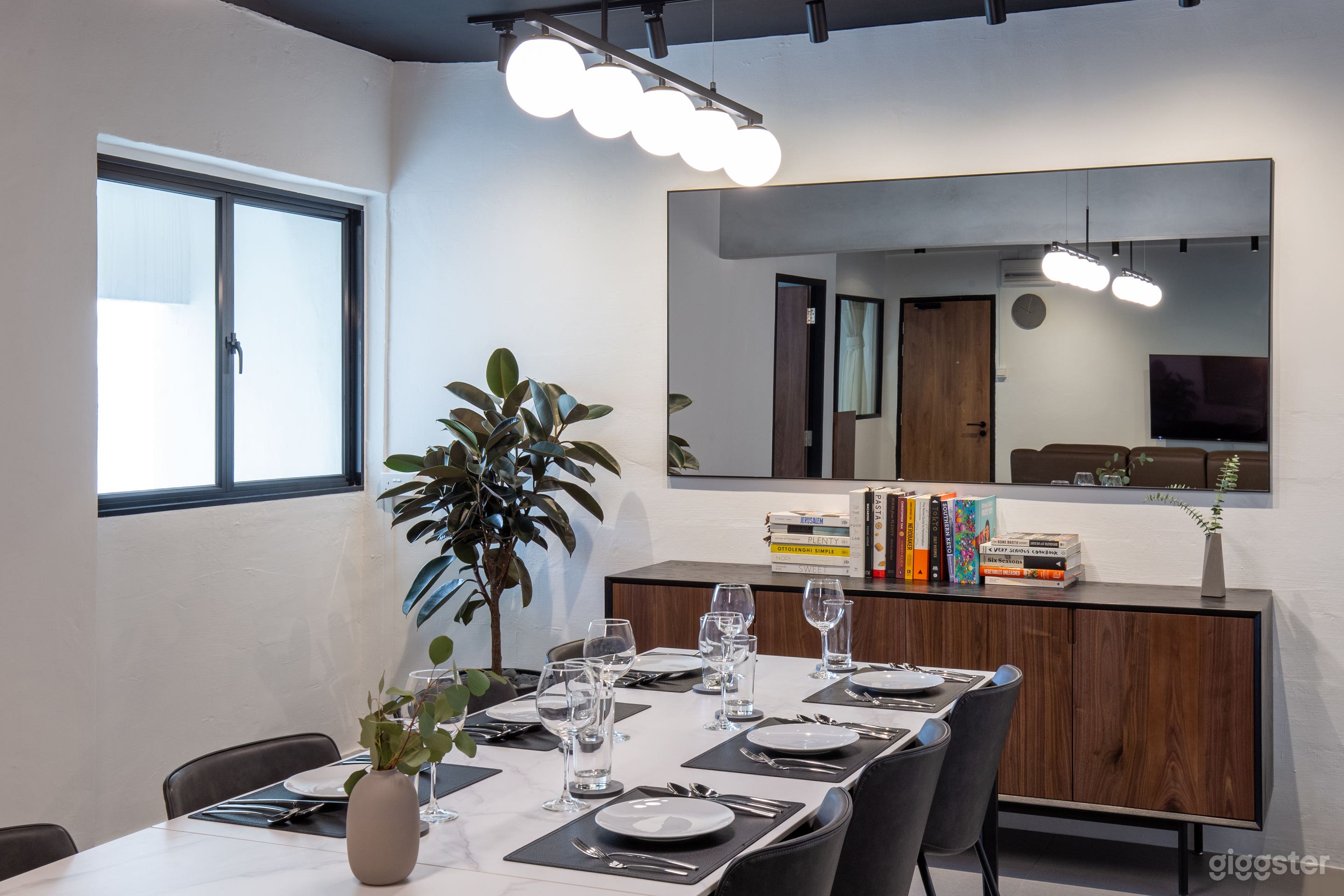 A Modern and Industrial home. Photo 1