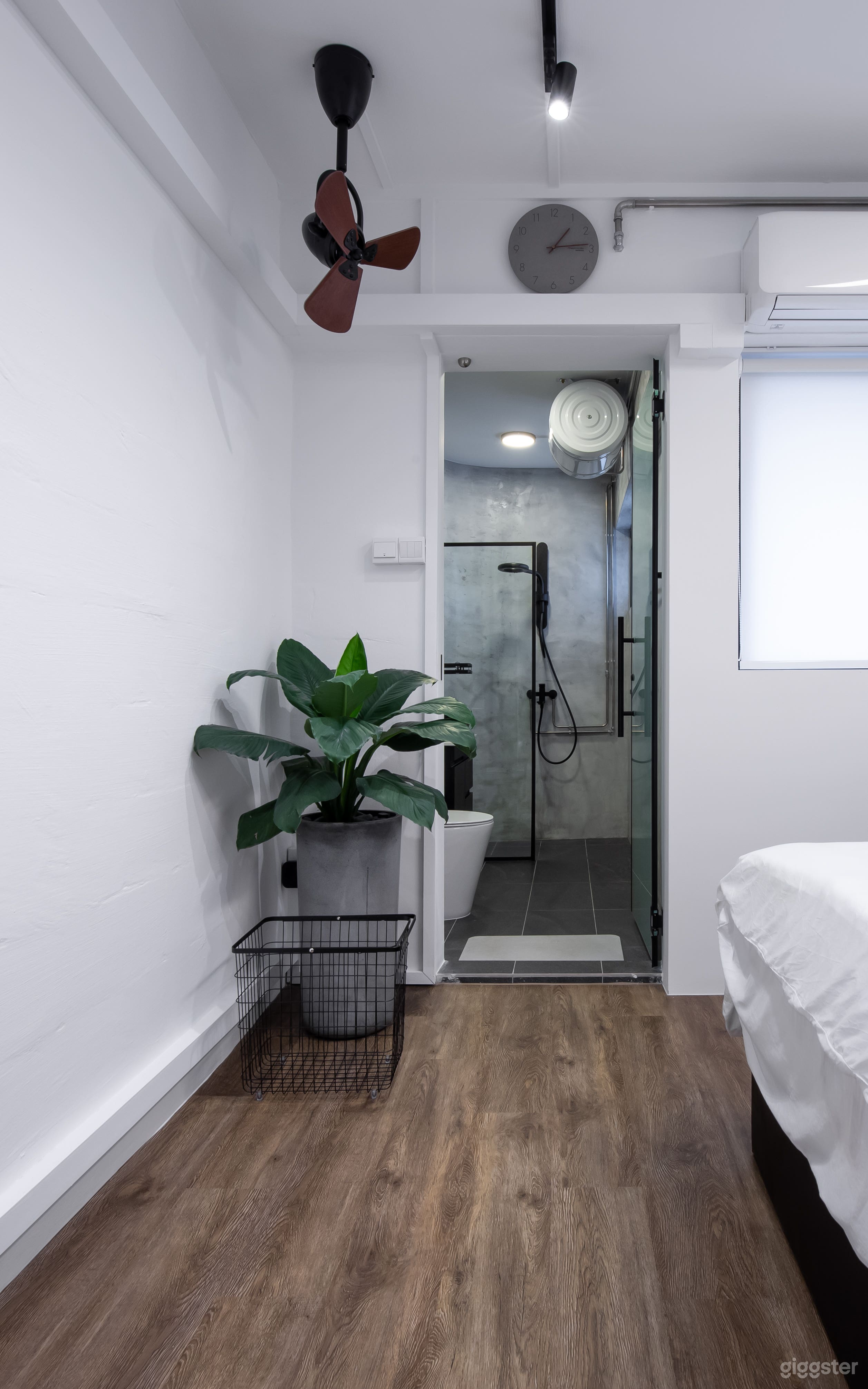 A Modern and Industrial home. Photo 3