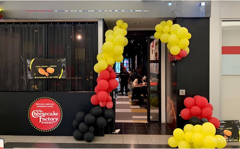  Cozy & Elegant Intimate Dining Space 