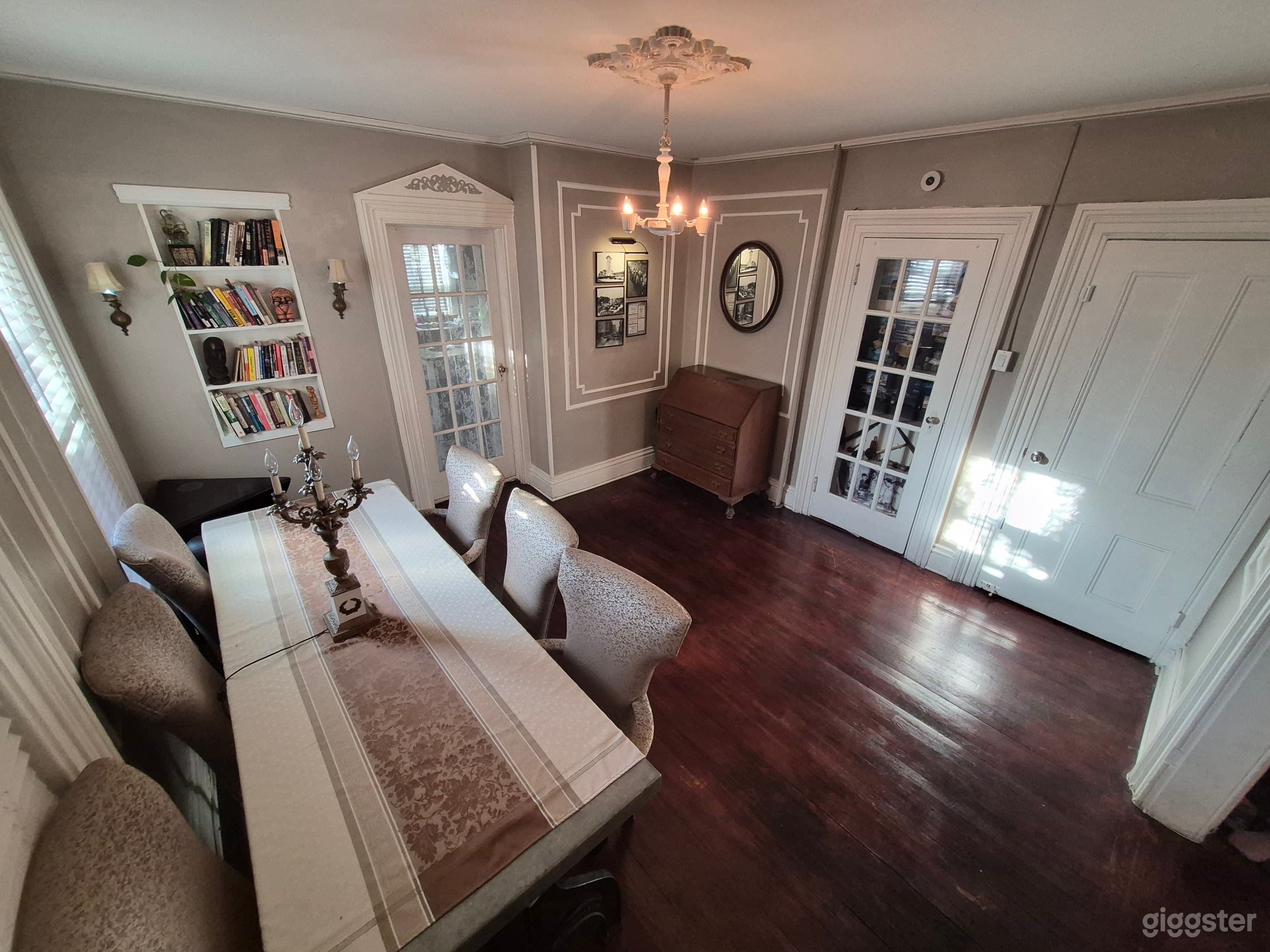 Historic restored American colonial style, circa 1927 Photo 4