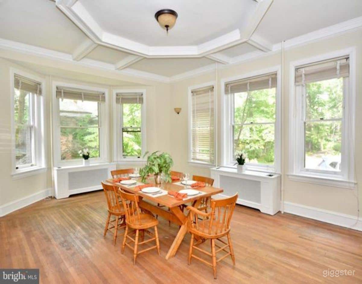 Unique Historic Home- American Brick Colonial Photo 3