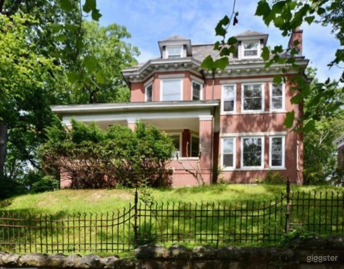 Unique Historic Home- American Brick Colonial Photo 1