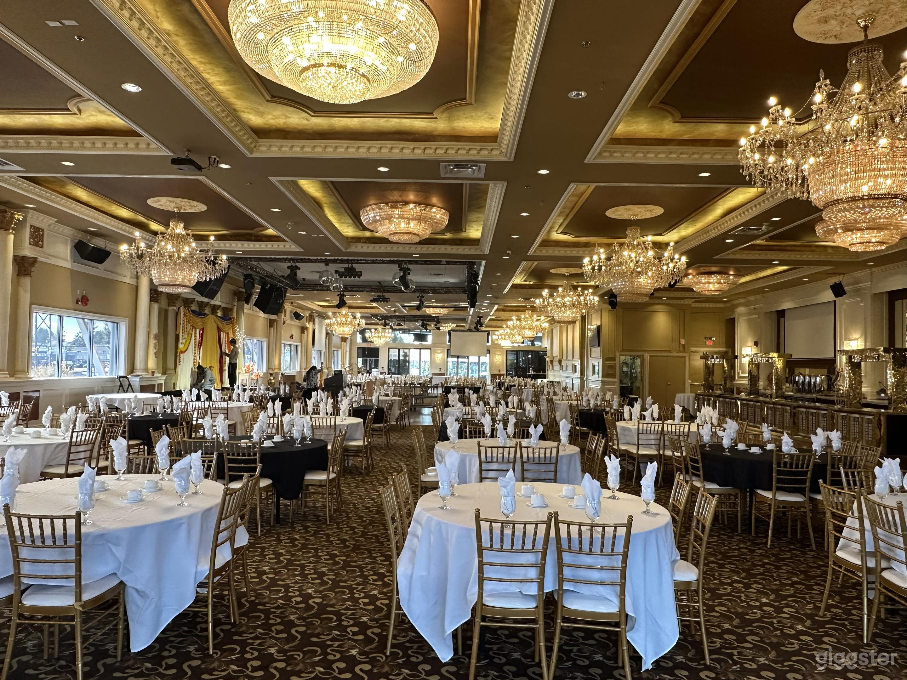 19000 Sq feet property with 2 ballrooms &amp; 200 parking spots Photo 1