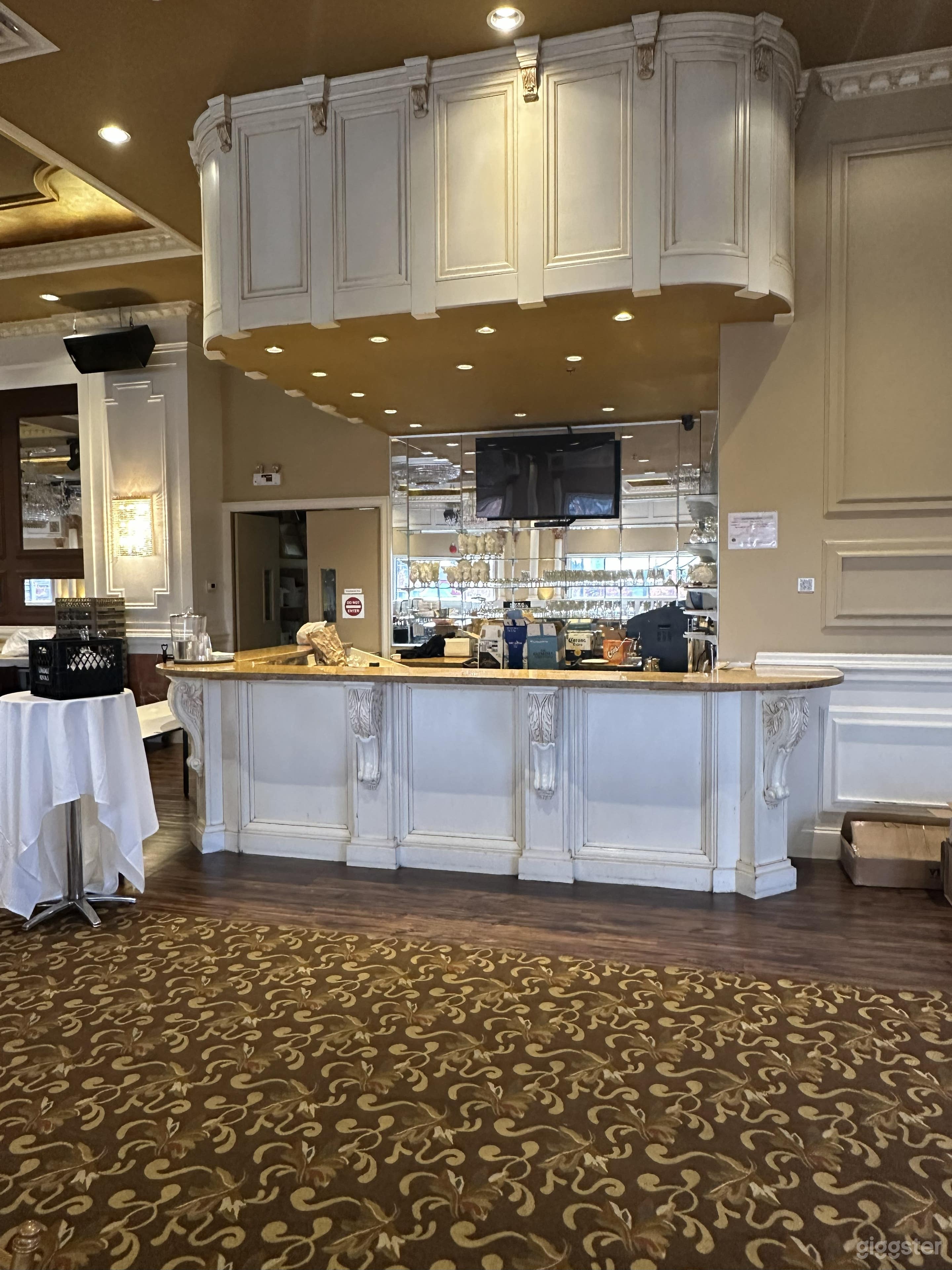 19000 Sq feet property with 2 ballrooms &amp; 200 parking spots Photo 3