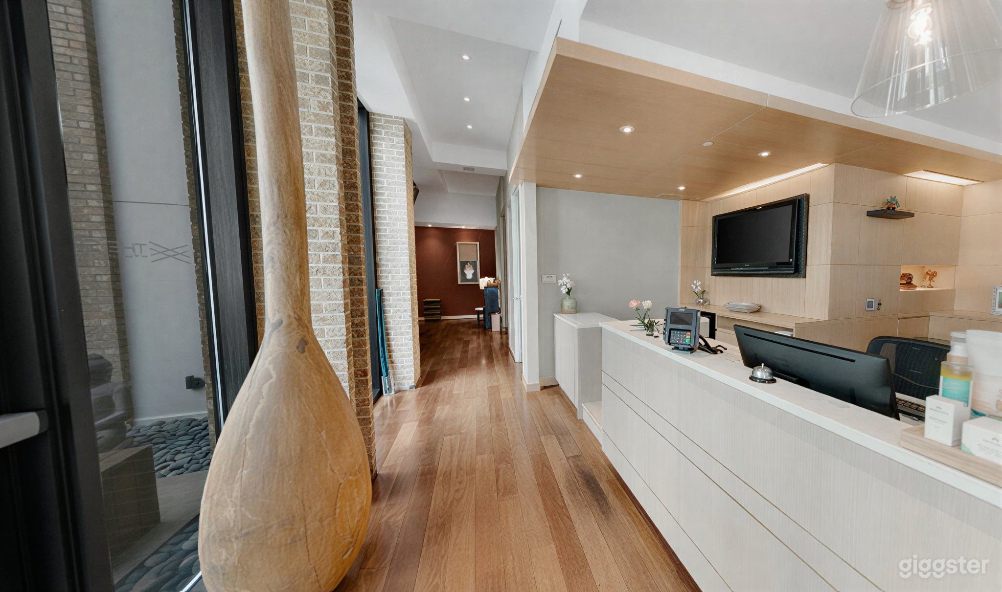 Classy Spa in the Heart of Dallas Photo 3