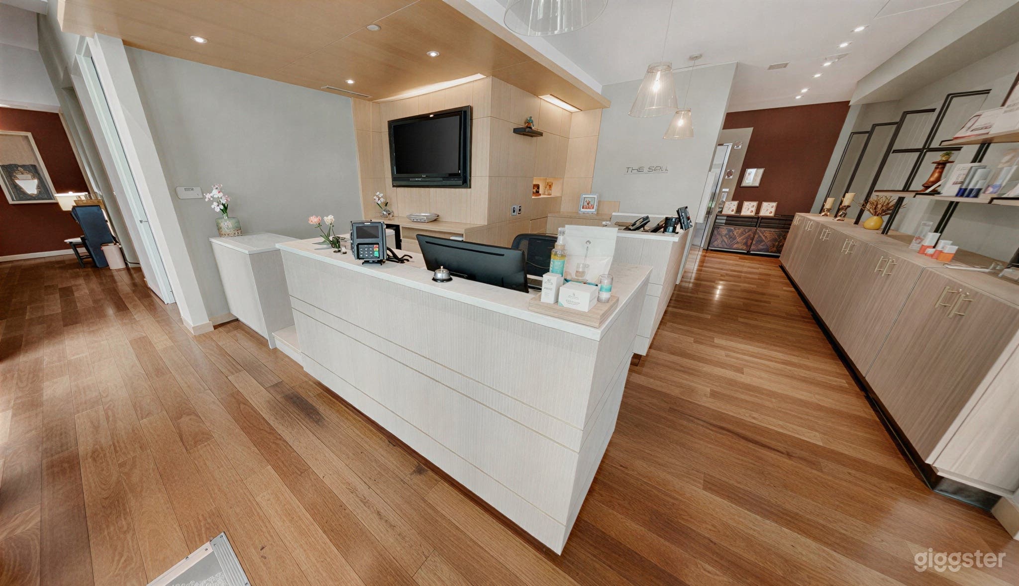 Classy Spa in the Heart of Dallas Photo 1