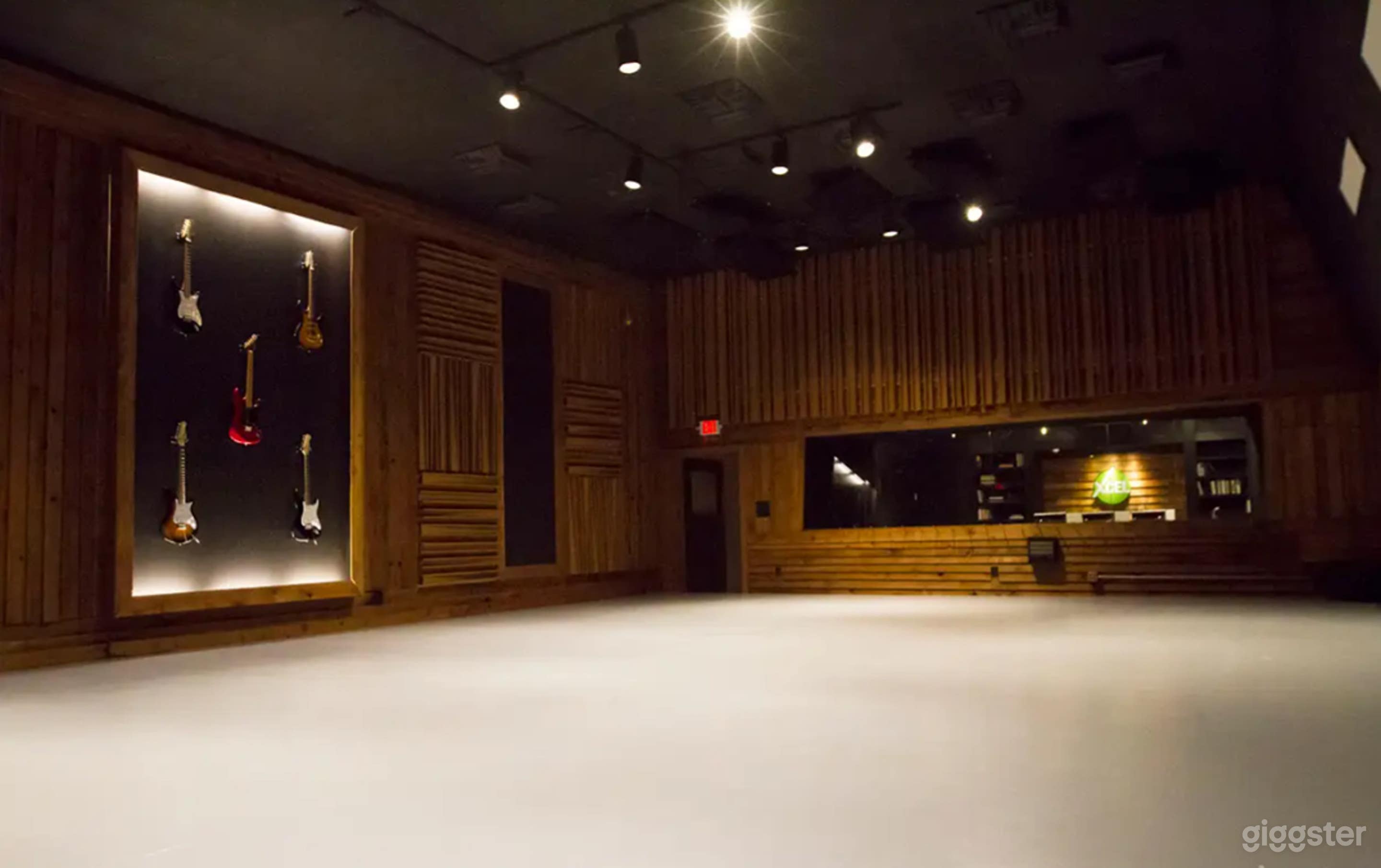 Spacious Live Recording Studio Photo 3