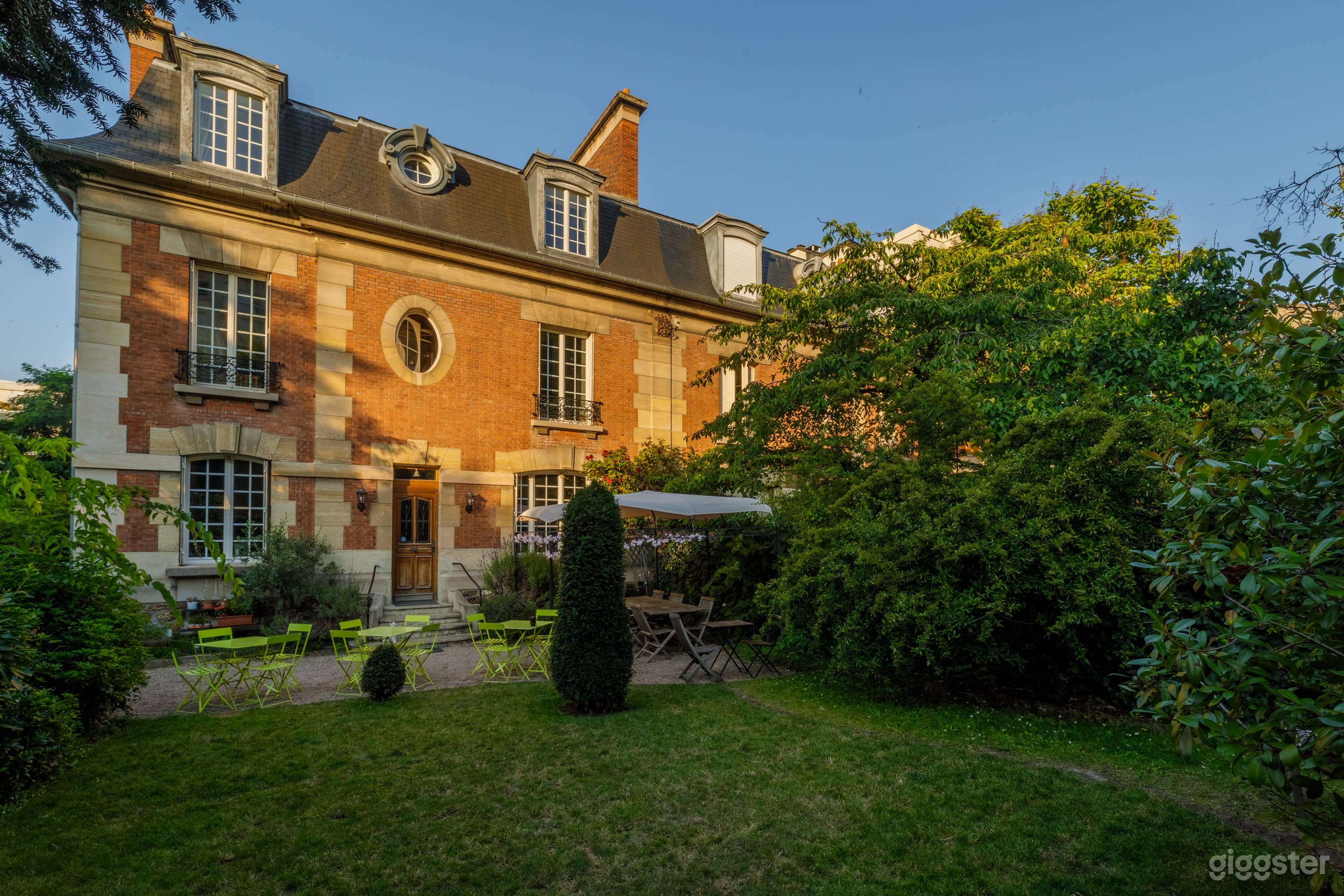 Photo de Un hôtel particulier à deux pas de Paris 1