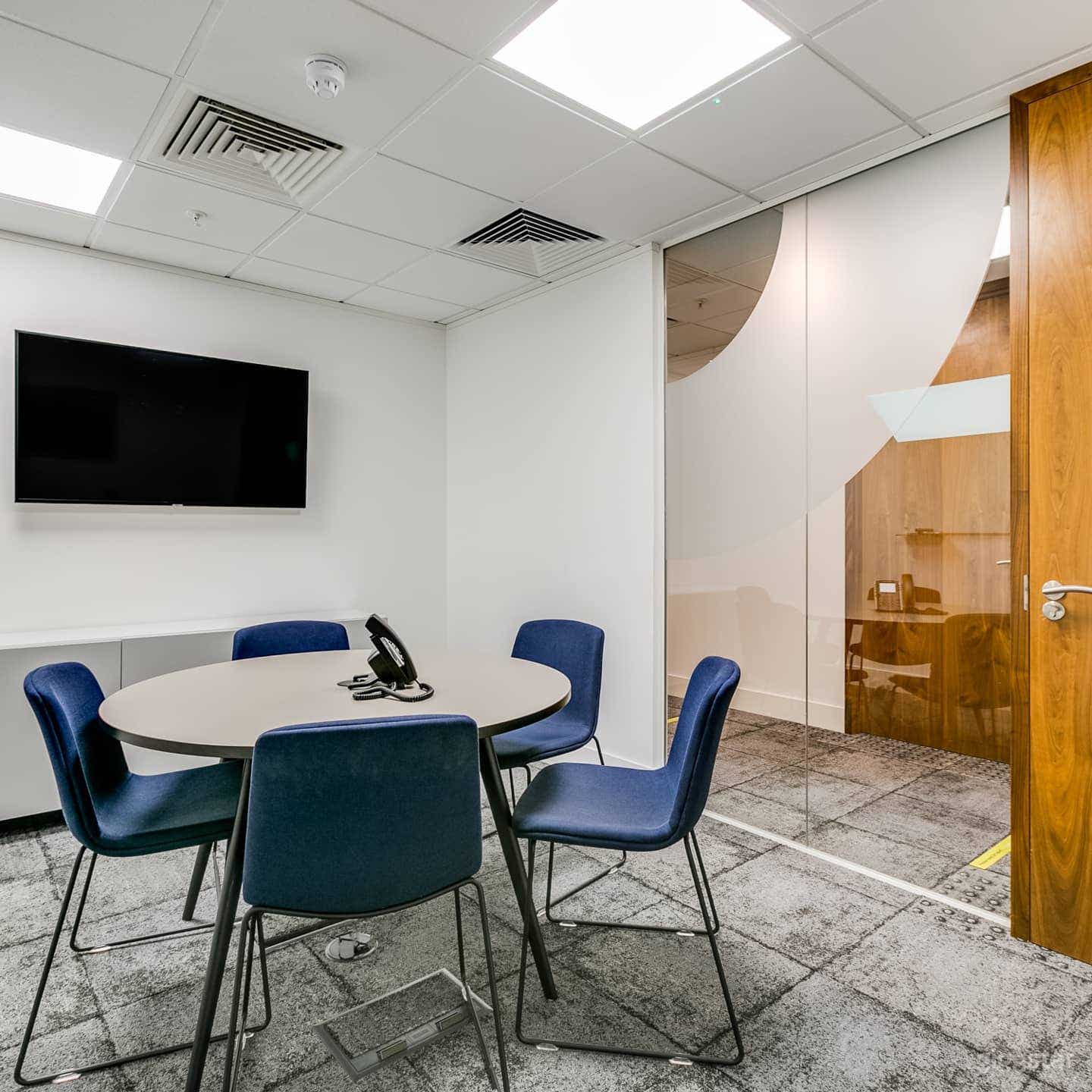 Huddle L4 South Meeting Room 2 Photo 1