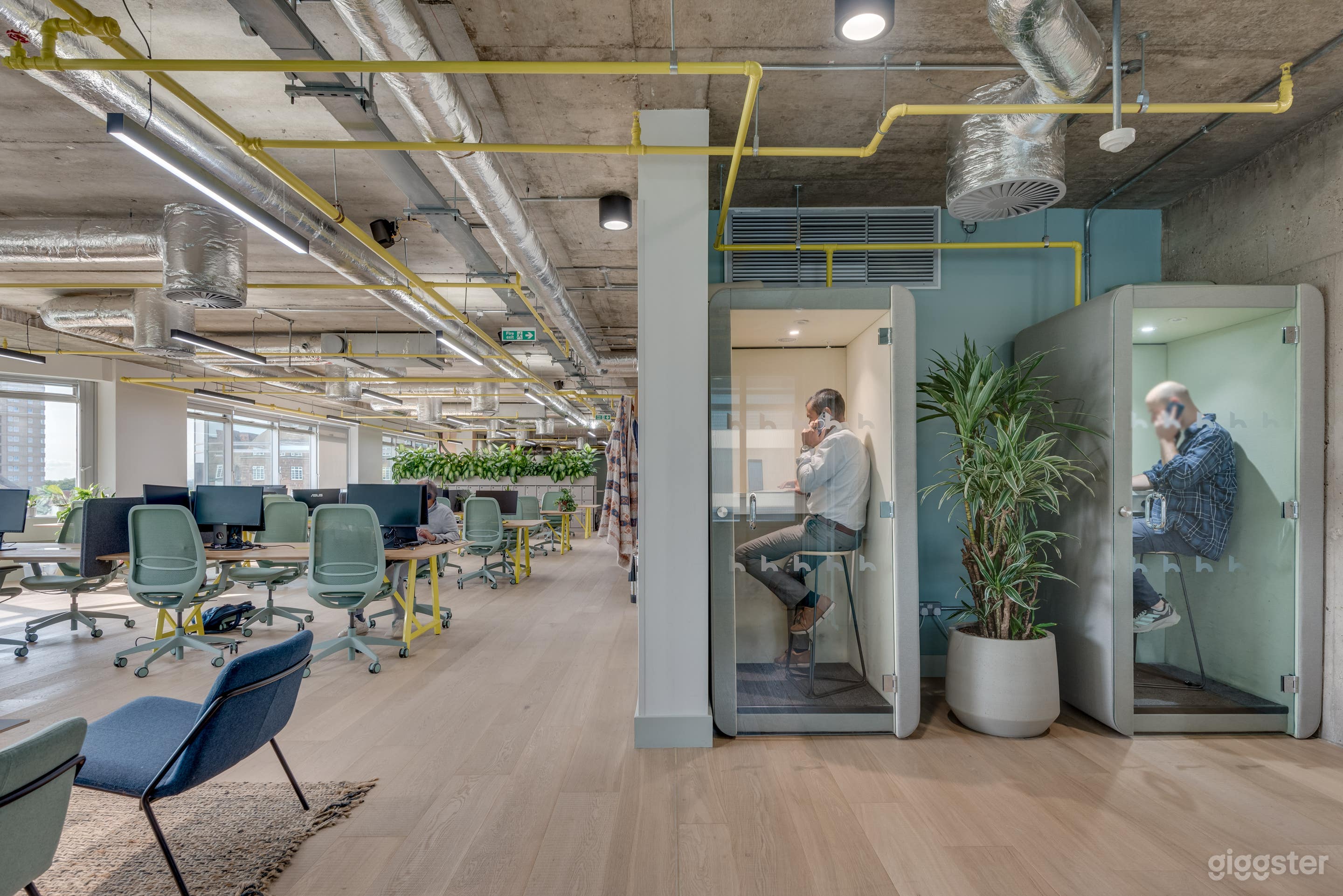 Huddle L4 South Meeting Room 2 Photo 4