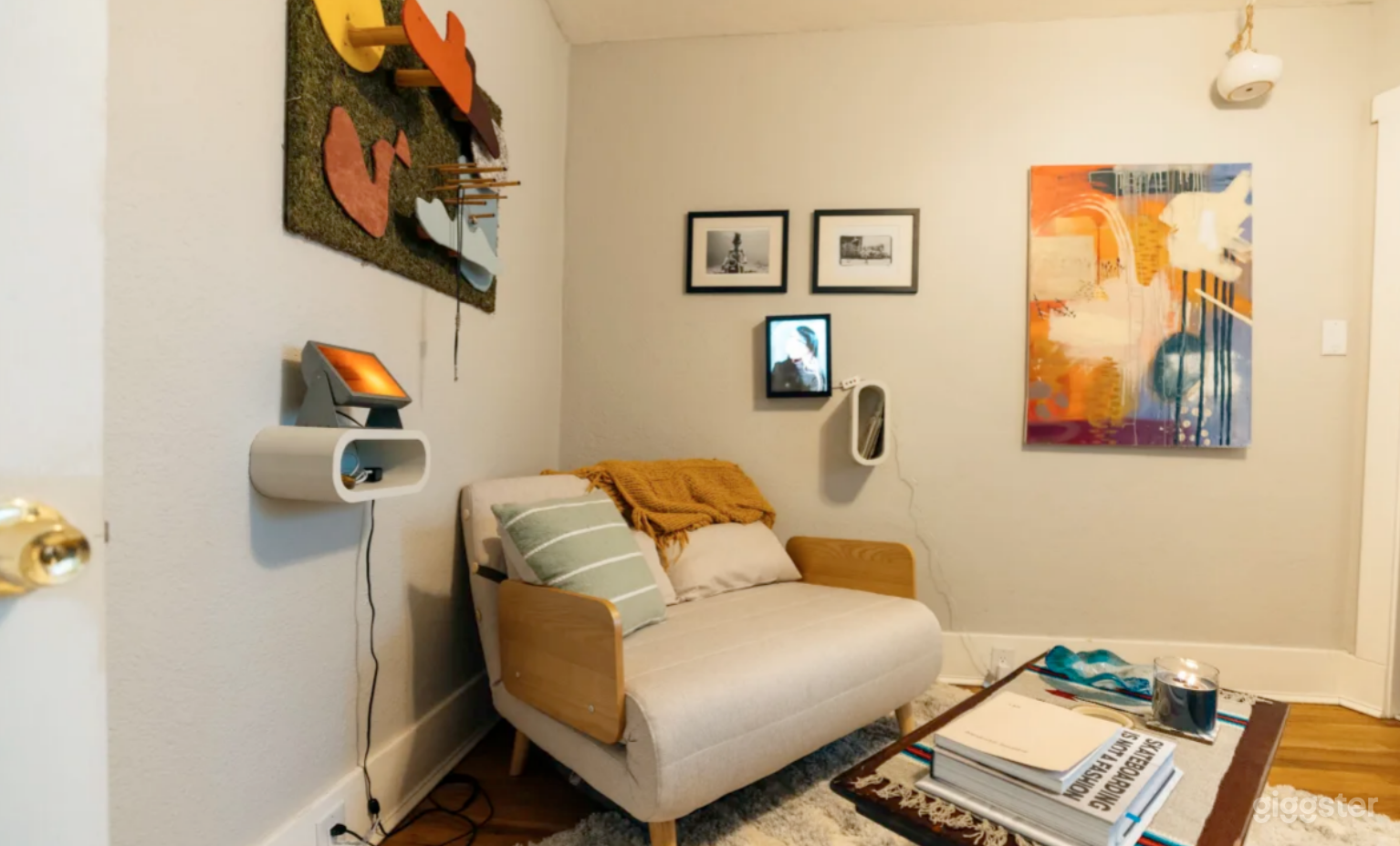 Unique historical house with modern touches. Photo 3