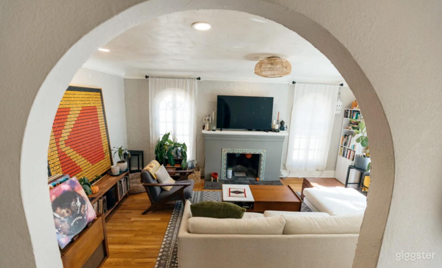 Unique historical house with modern touches. Photo 2