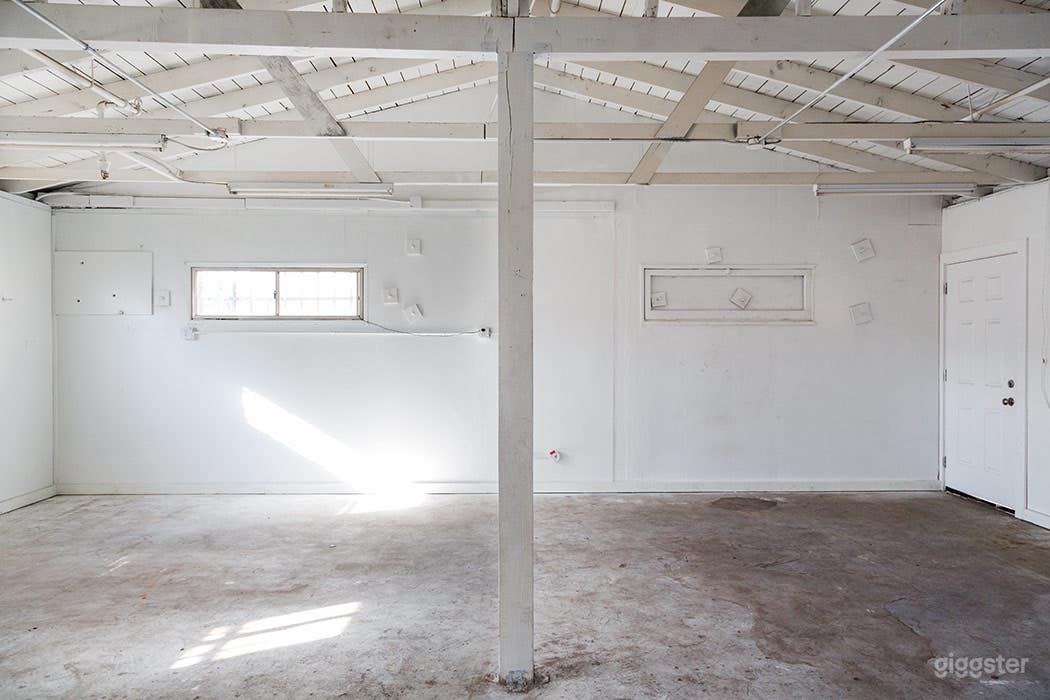 LITTLE PONY VERSATILE WAREHOUSE STUDIO STAGE Photo 3