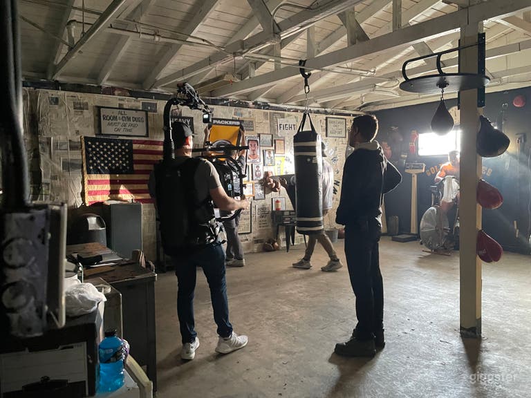  FLEXIBLE WAREHOUSE STUDIO 