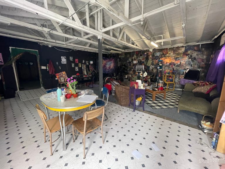  FLEXIBLE WAREHOUSE STUDIO 