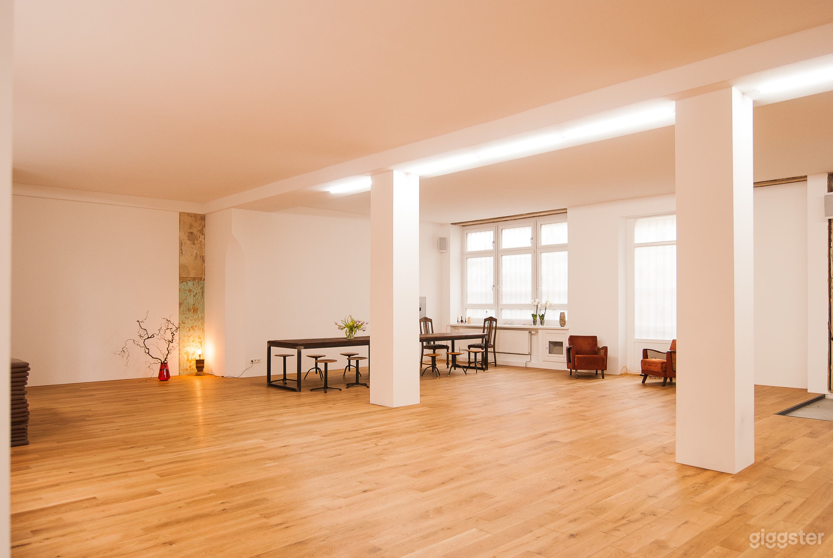 Stilvolles, minimalistisches Workshopraum in MitteTiergarten Foto 1