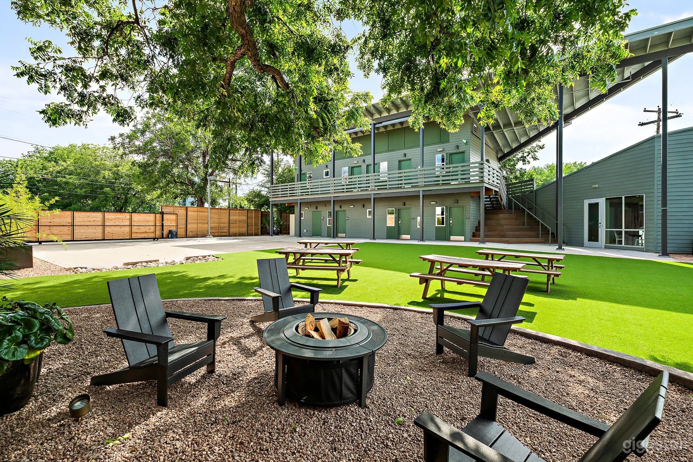 Modern East Austin Courtyard Event Space Photo 1