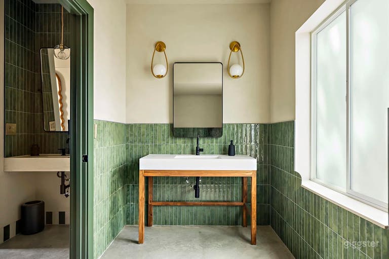  Modern East Austin Courtyard Event Space 