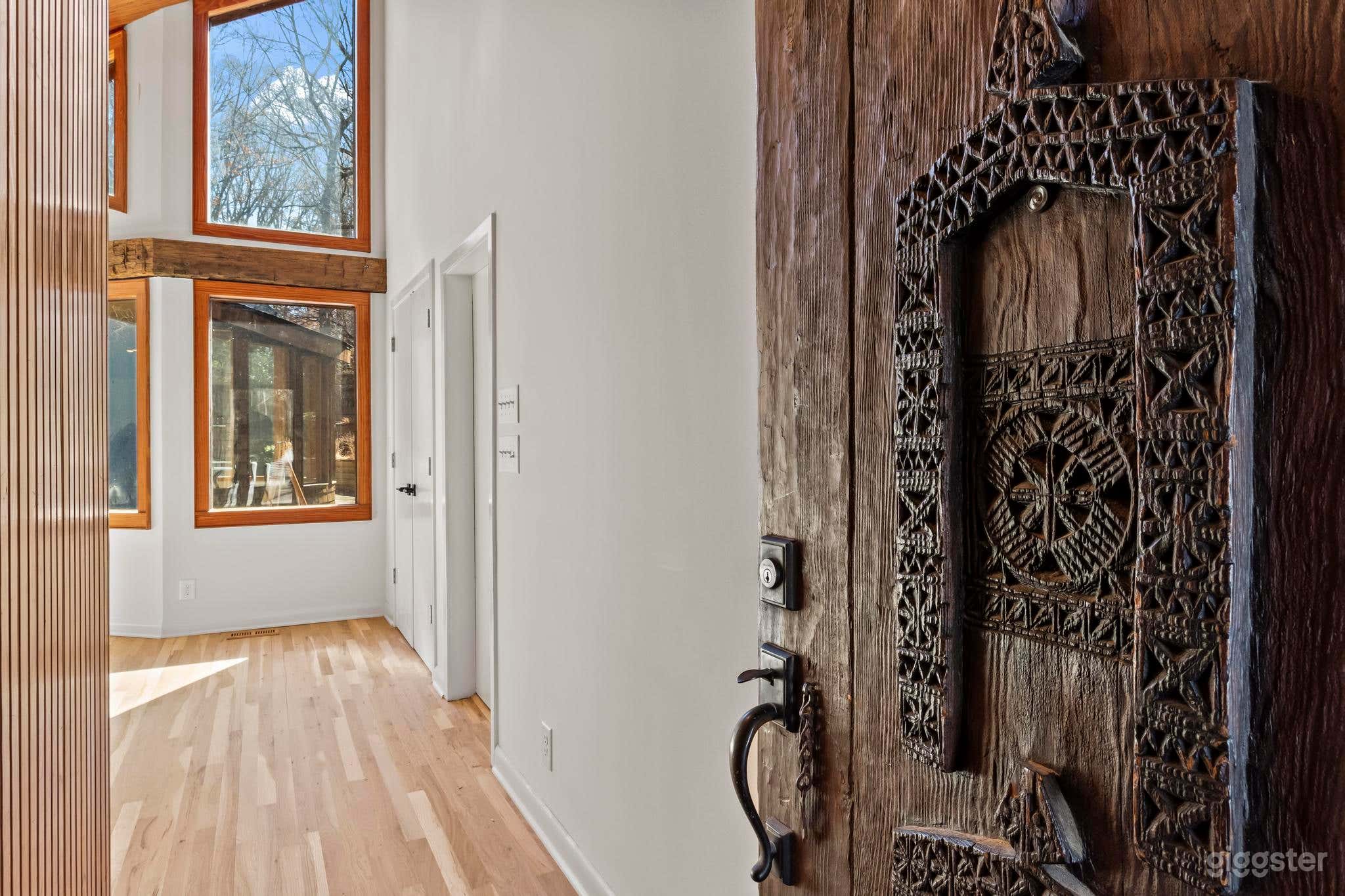 Luxury 8200 sqft Architectural Mansion Photo 4