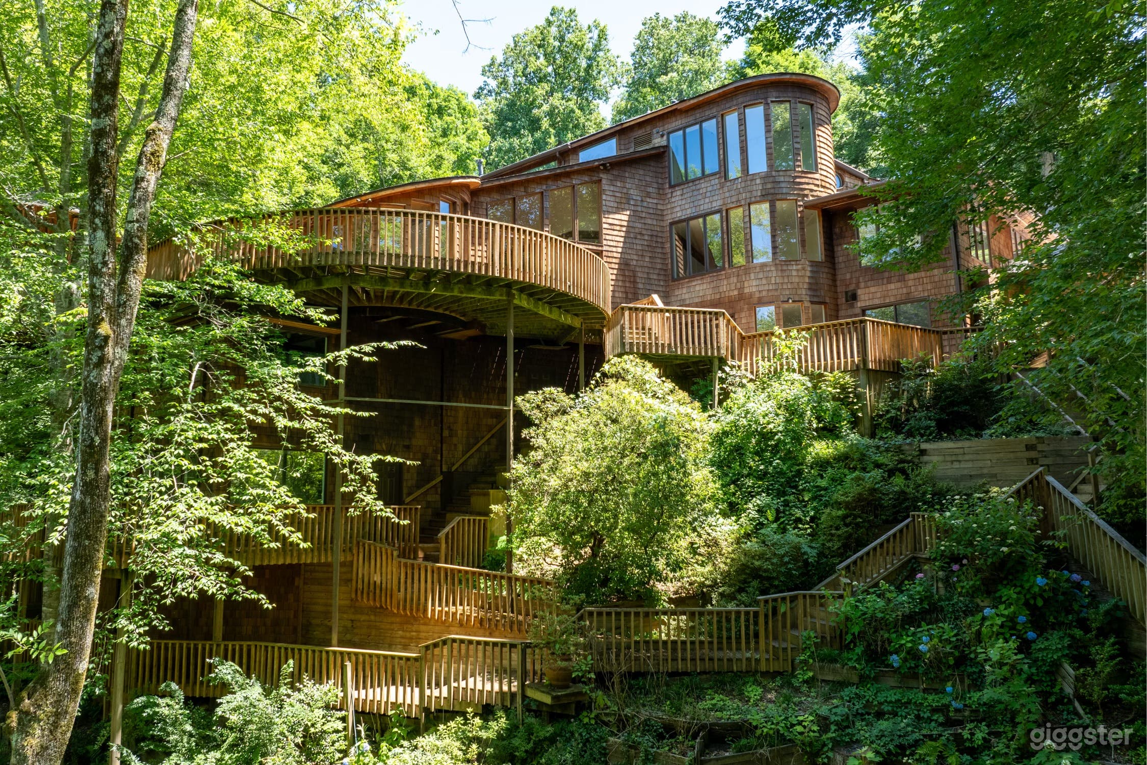 Luxury 8200 sqft Architectural Mansion Photo 3