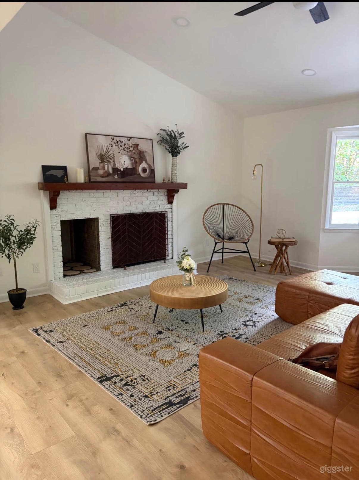 Designer Ranch in Central Location Durham Photo 4