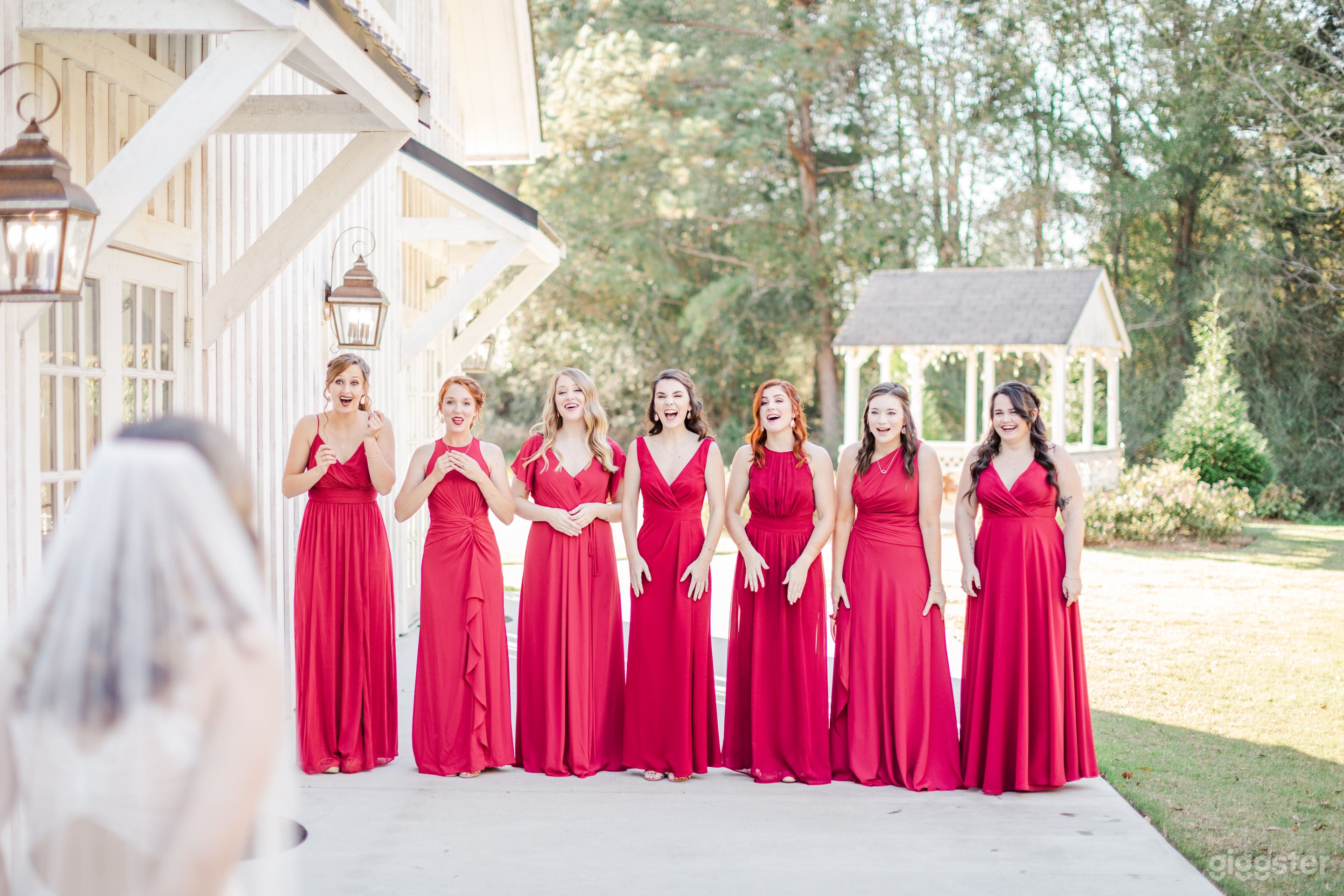 An all-white post-and-beam wedding &amp; event venue Photo 2