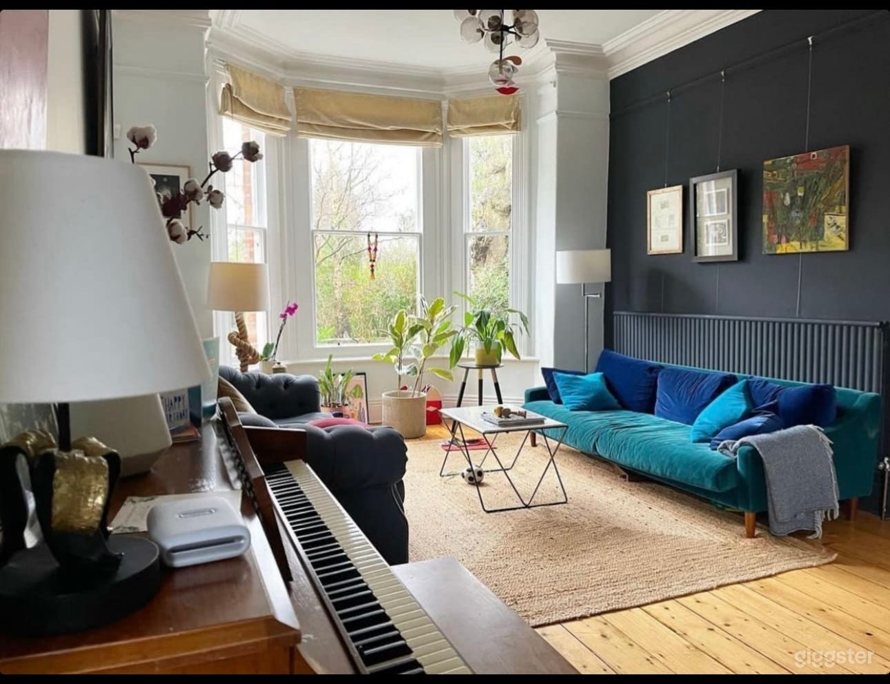 Stylish Victorian 5 bed Home With Large Garden Photo 4