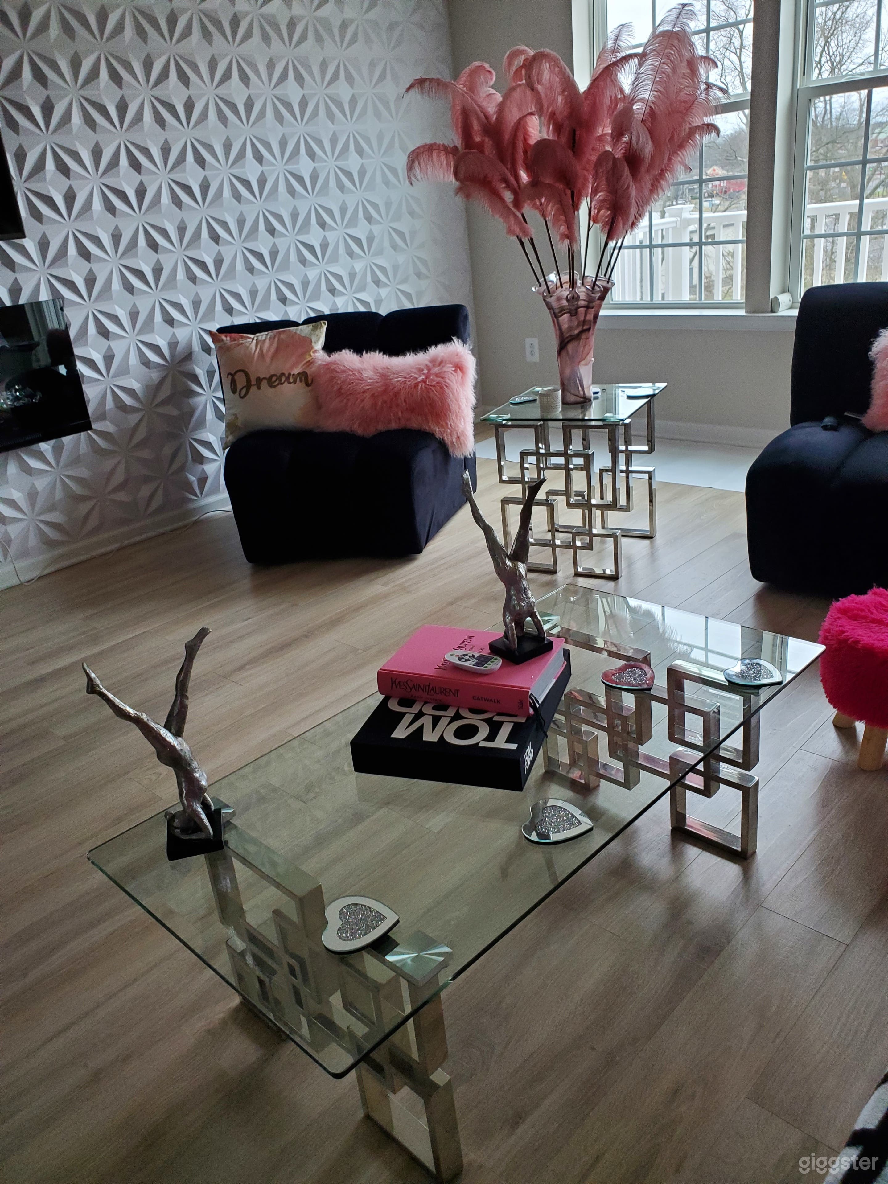 Art deco in living area