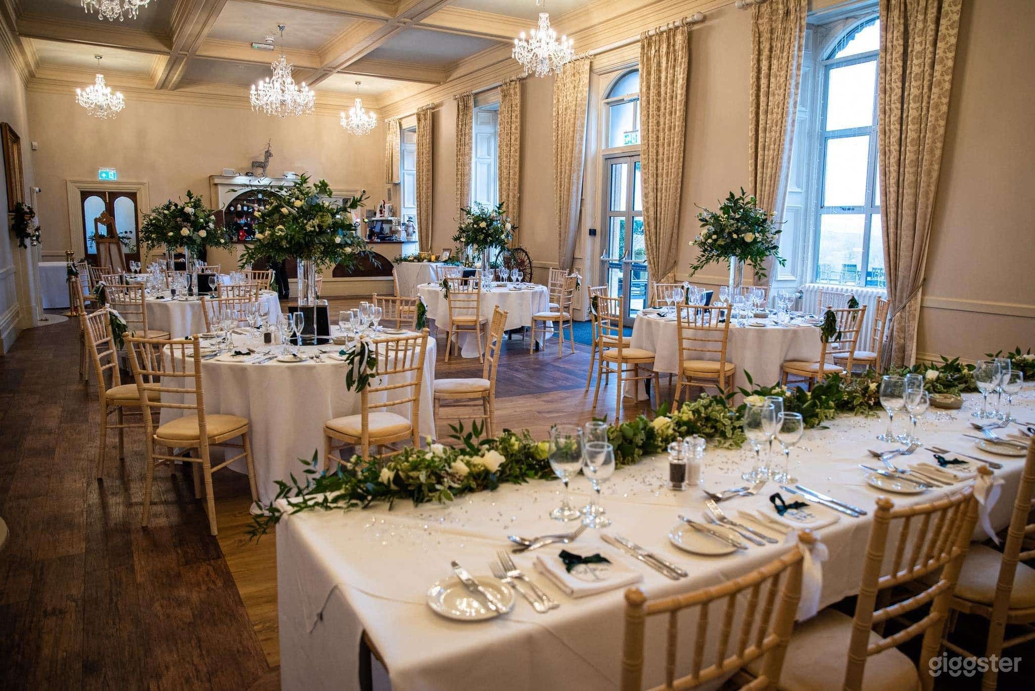 Popular and Modern Ceremony Room Photo 1