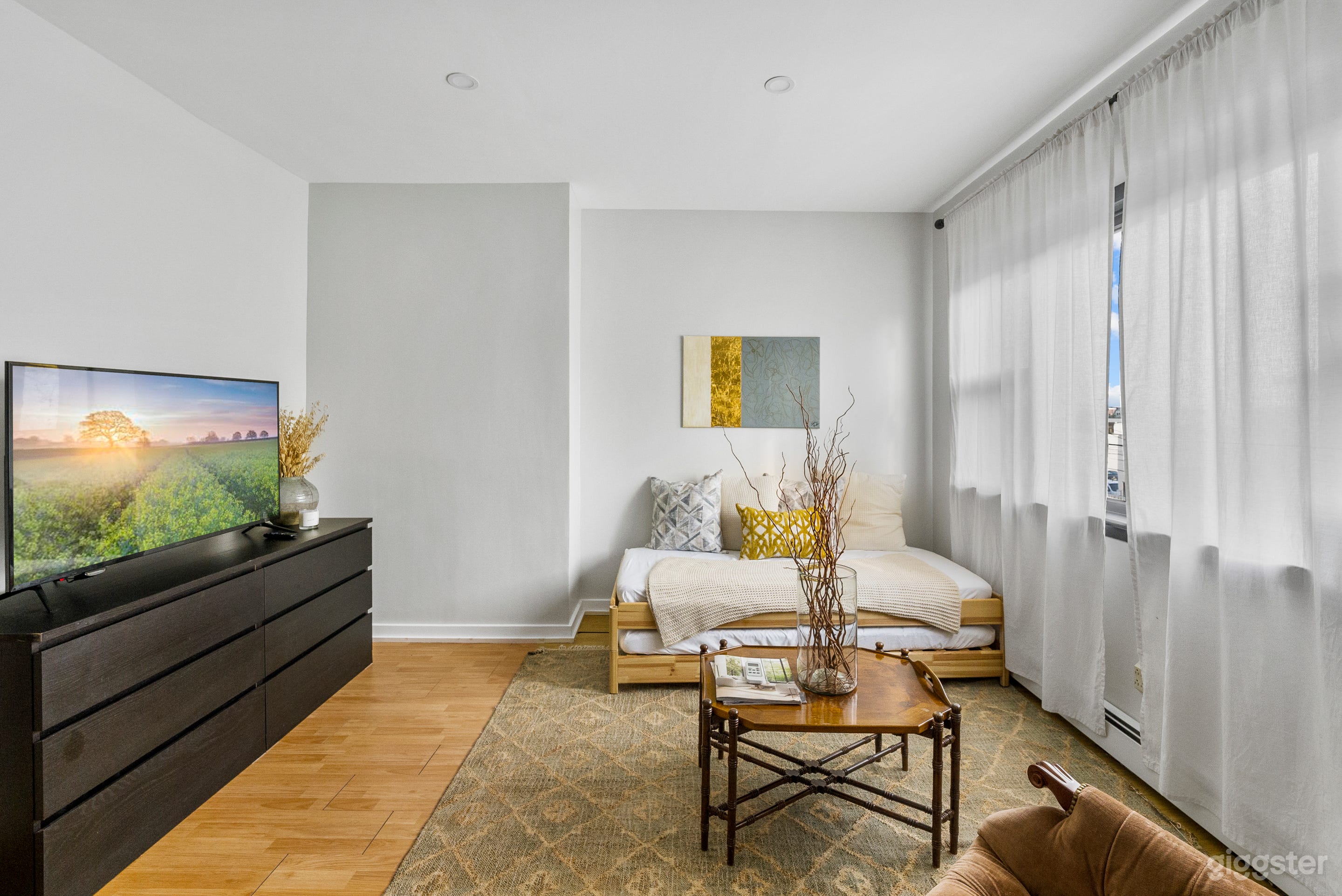 Contemporary Rustic Chic Home Photo 4