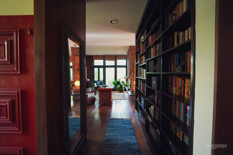  Mid-Century Modern, Vintage Home in Queens 