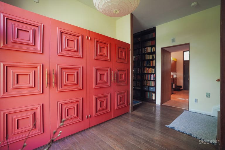  Mid-Century Modern, Vintage Home in Queens 