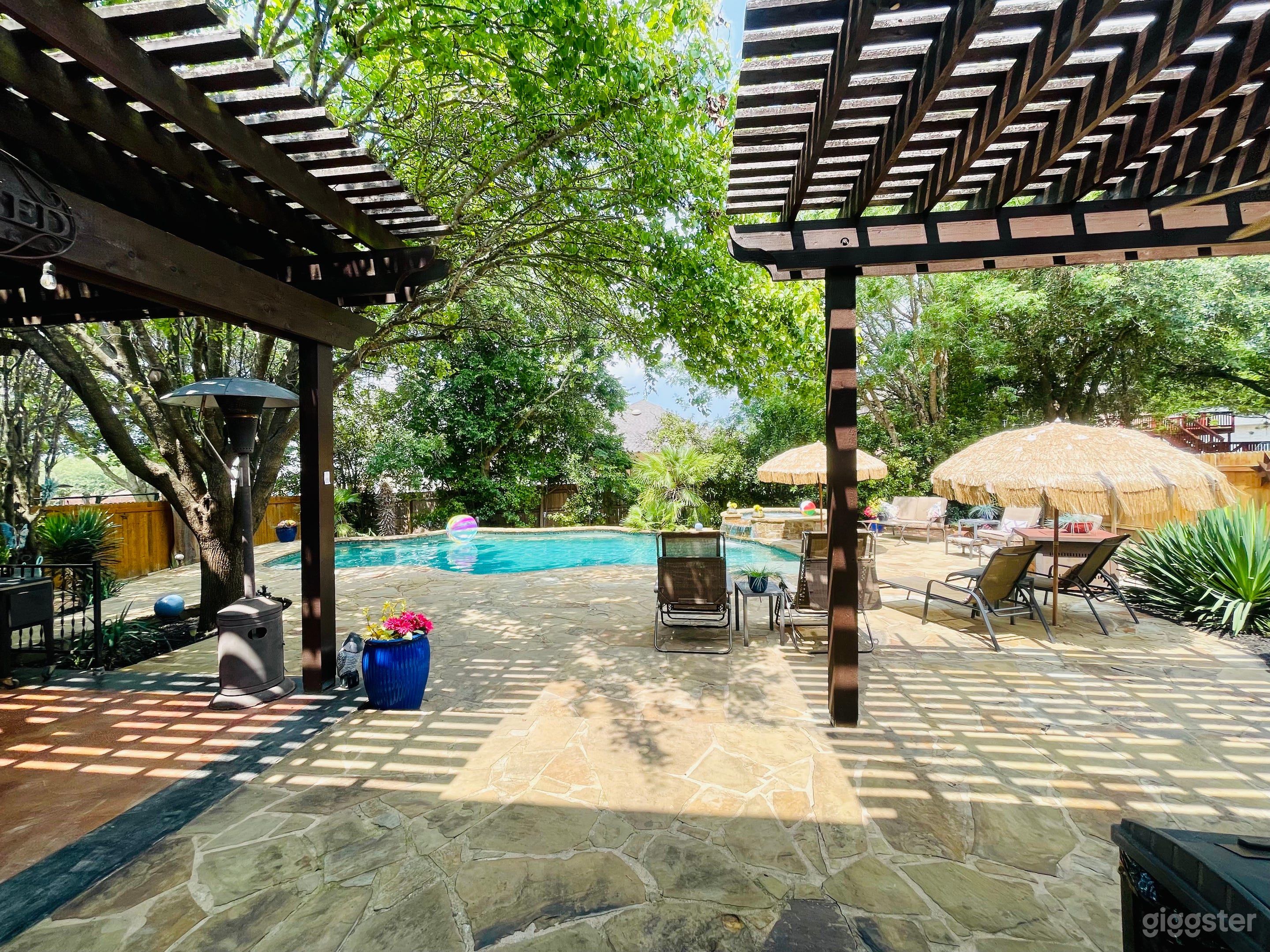 Welcome to the Tropical Oasis🌺 Patio, Pool, &amp; Spa!