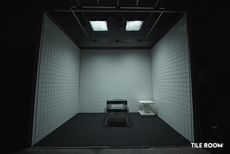  BRAND NEW Boutique Standing Sets - Lighting Included 