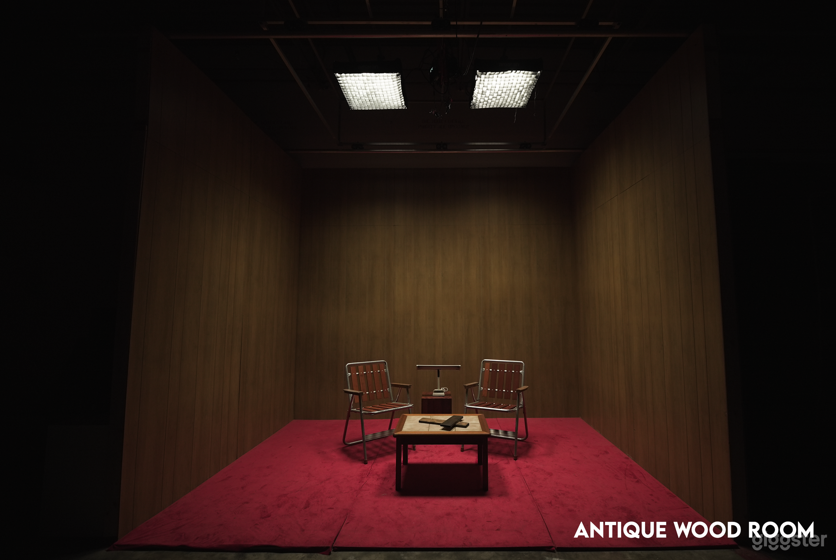 BRAND NEW Boutique Standing Sets - Lighting Included Photo 2