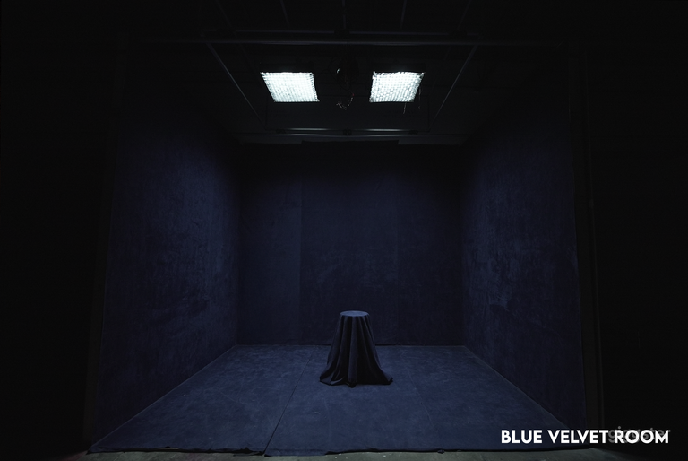  BRAND NEW Boutique Standing Sets - Lighting Included 