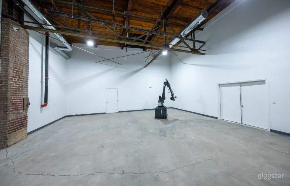 Lightbulb's Express Studio for Video and Photo Photo 2