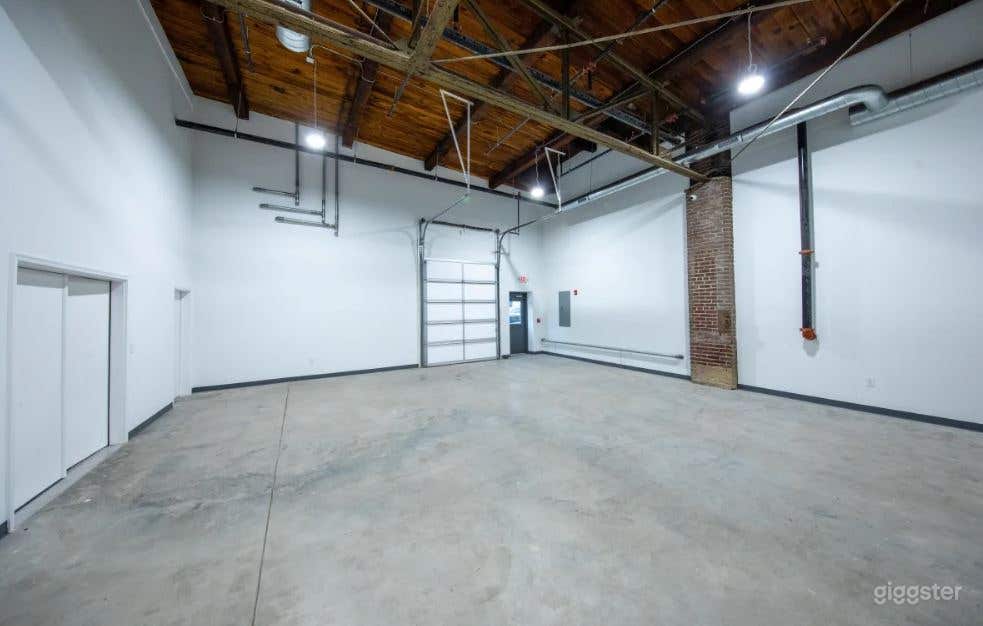 Lightbulb's Express Studio for Video and Photo Photo 1