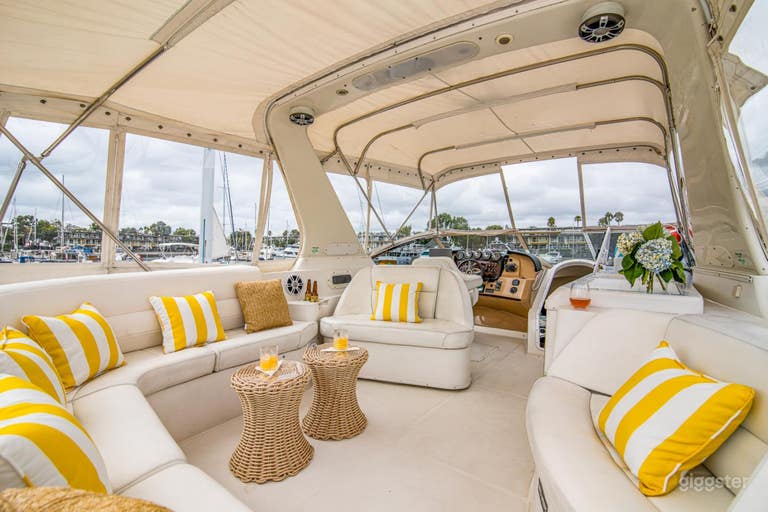  BATEAU CARVER 60' 