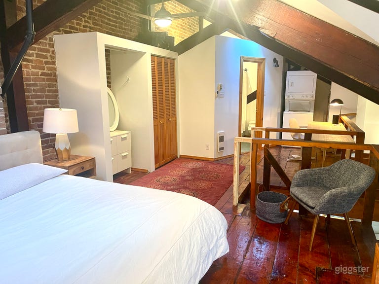  Old Port Historic Loft 